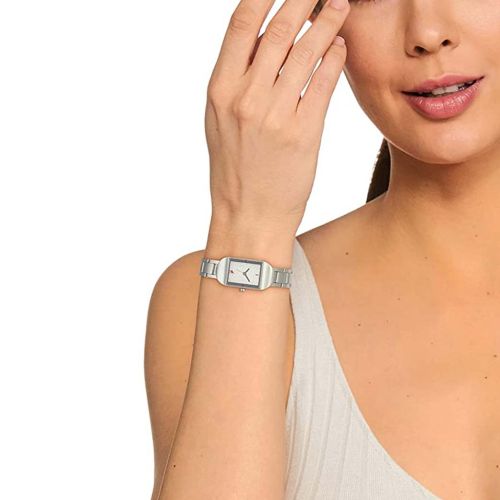 ساعة فاستراك السيدات